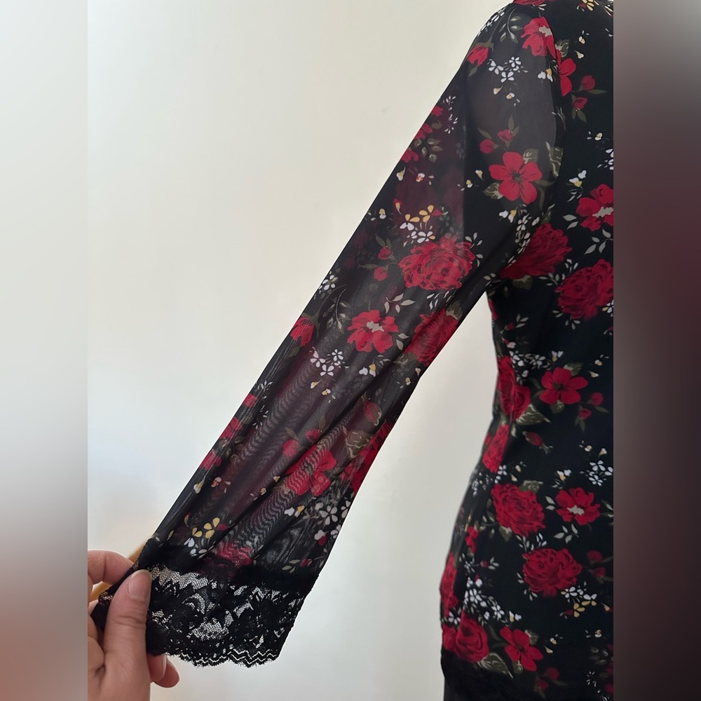 LACE Floral Black & Red Blouse With Sheer 3/4 Sleeves Sz XXL/2XG - Picture 7 of 14